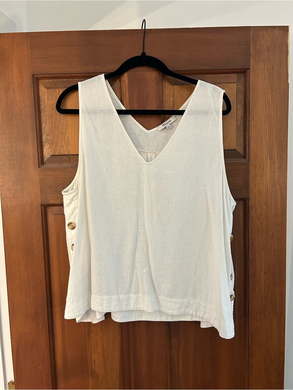 Madewell White Sleeveless V-Neck Tank with Side Button Detail